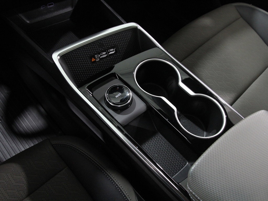 Used 2026 Chevrolet Equinox LT w/ Convenience Package II image 15