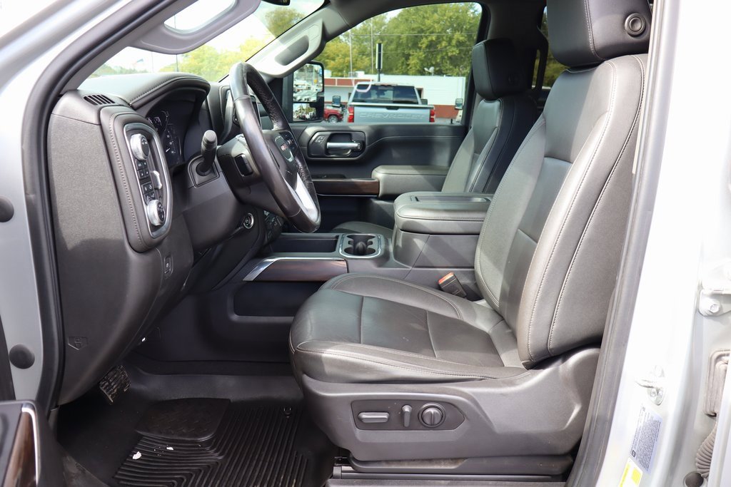Used 2022 GMC Sierra 3500 SLT w/ SLT Convenience Package image 3