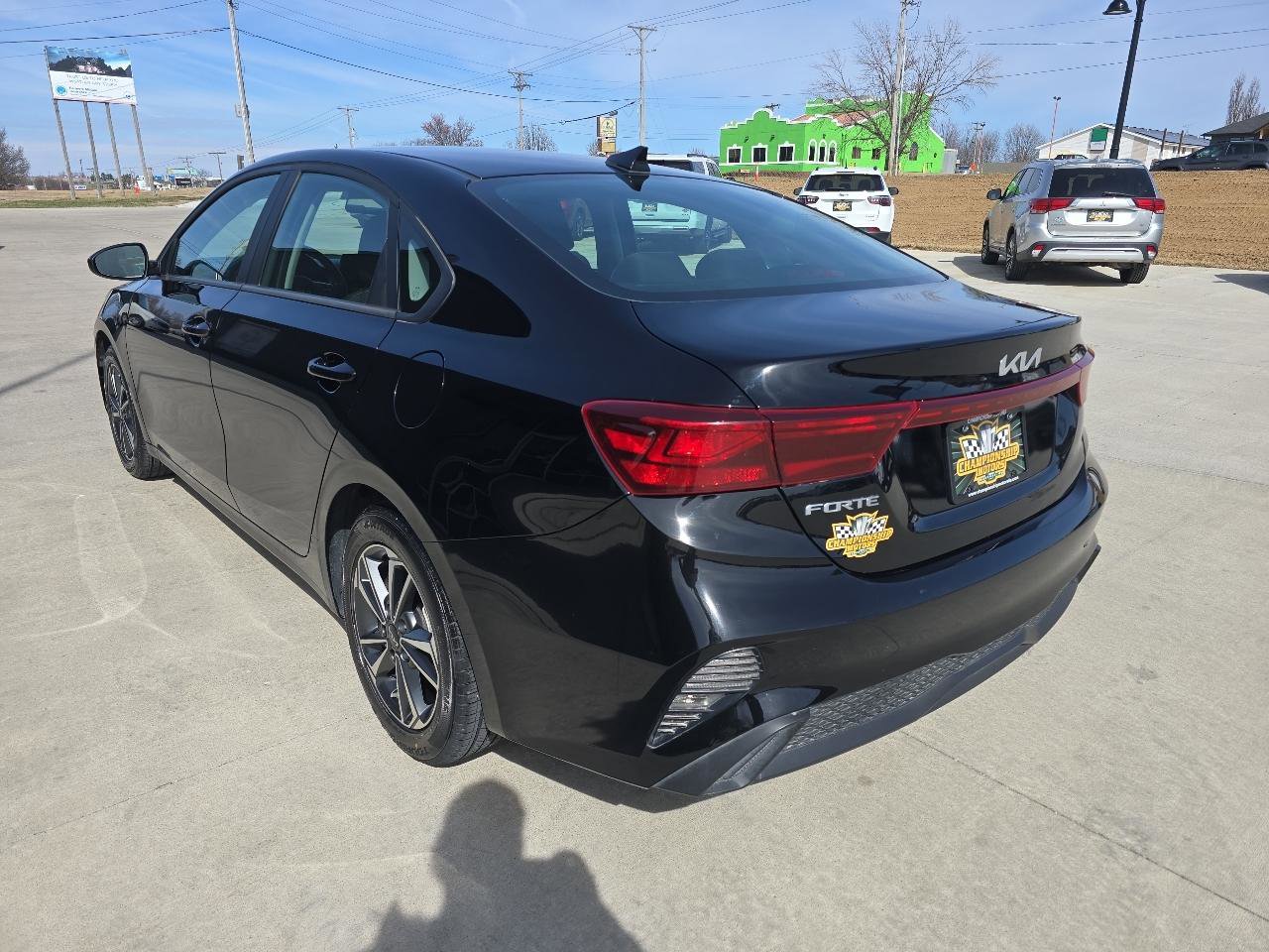 Used 2024 Kia Forte LXS image 3