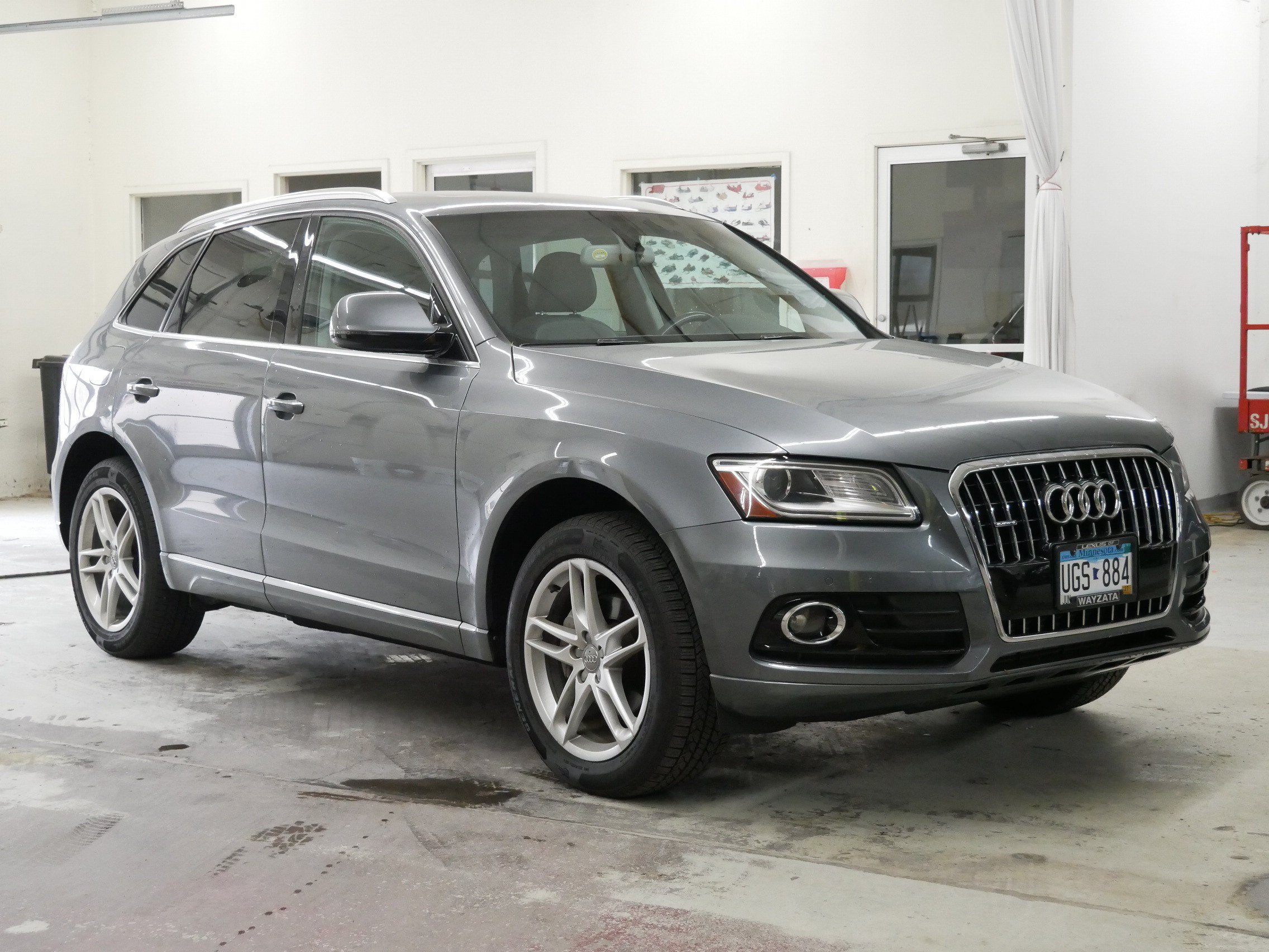 Used 2015 Audi Q5 2.0T Premium Plus w/ Technology Package AWD/4WD image 28