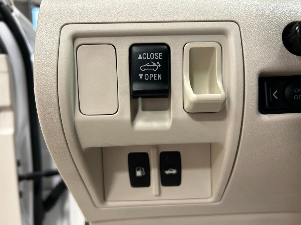 Used 2010 Lexus IS 250C RWD image 14