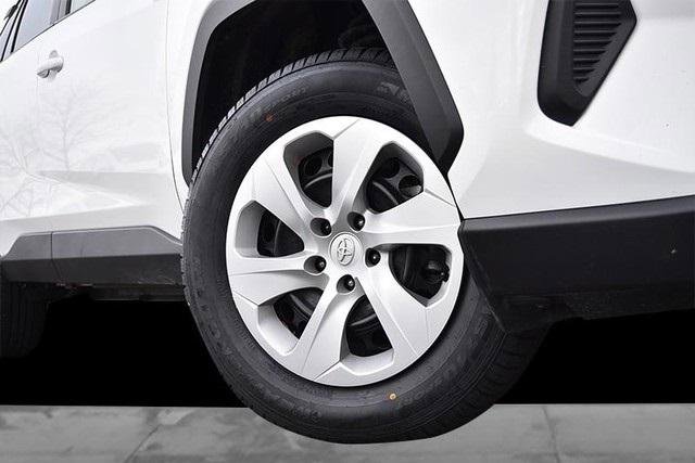 Used 2024 Toyota RAV4 LE image 3