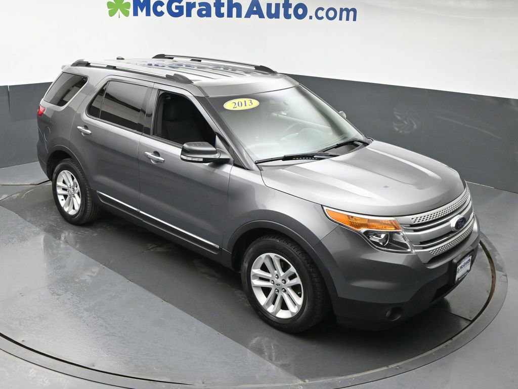 Used 2013 Ford Explorer XLT image 3