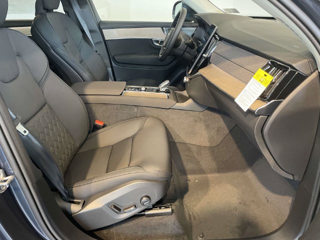 New 2026 Volvo XC90 B6 Plus w/ Protection Package Premier AWD/4WD image 23
