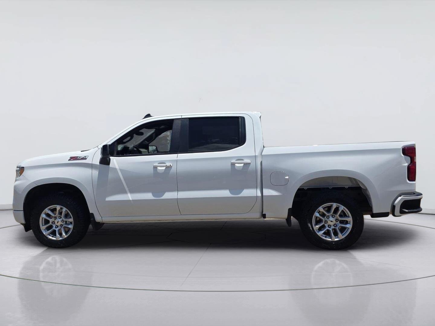 Used 2023 Chevrolet Silverado 1500 RST w/ Z71 Off-Road Package AWD/4WD image 8