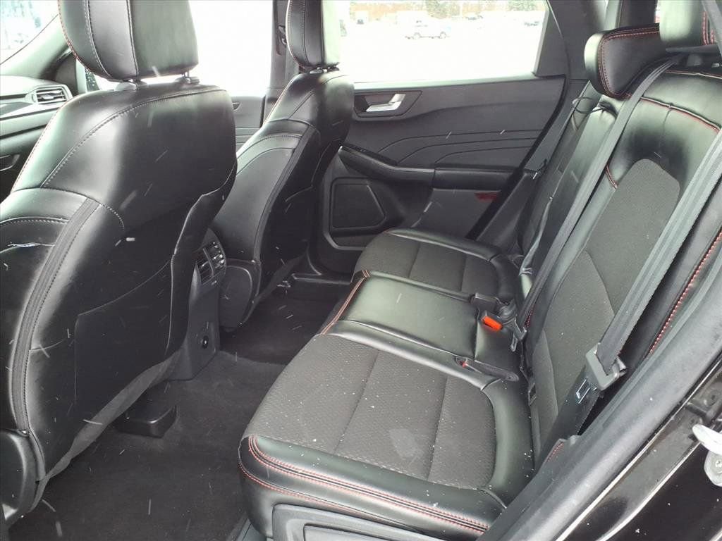 Used 2025 Ford Escape ST-Line Select image 13