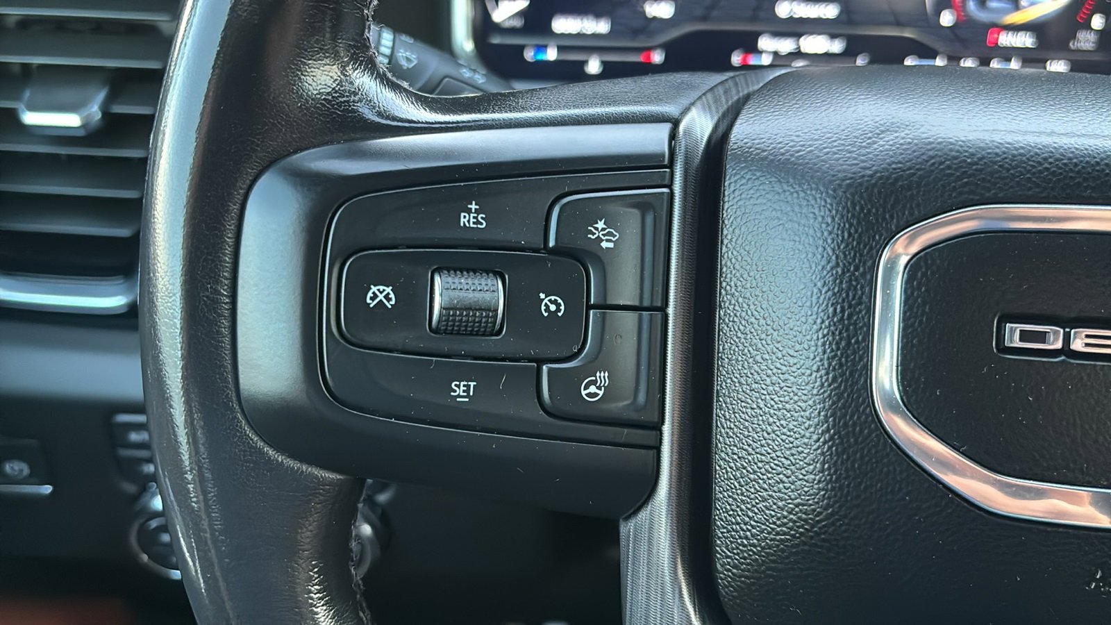 Used 2024 GMC Sierra 2500 Denali Ultimate image 19