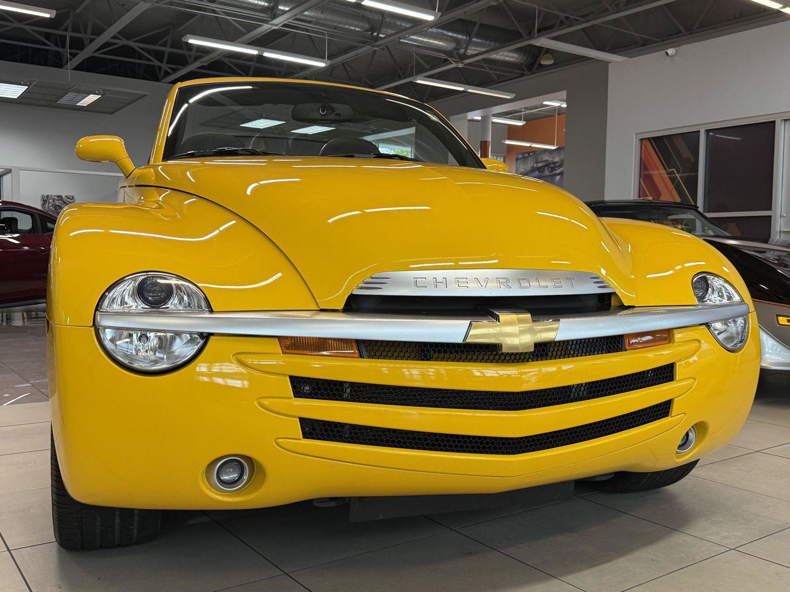 Used 2004 Chevrolet SSR w/ Preferred Equipment Group RWD image 7