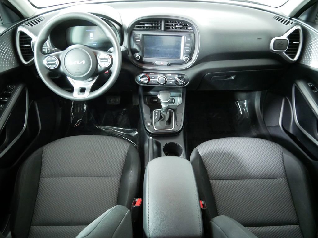 Used 2024 Kia Soul LX w/ Option Group 015 FWD image 19