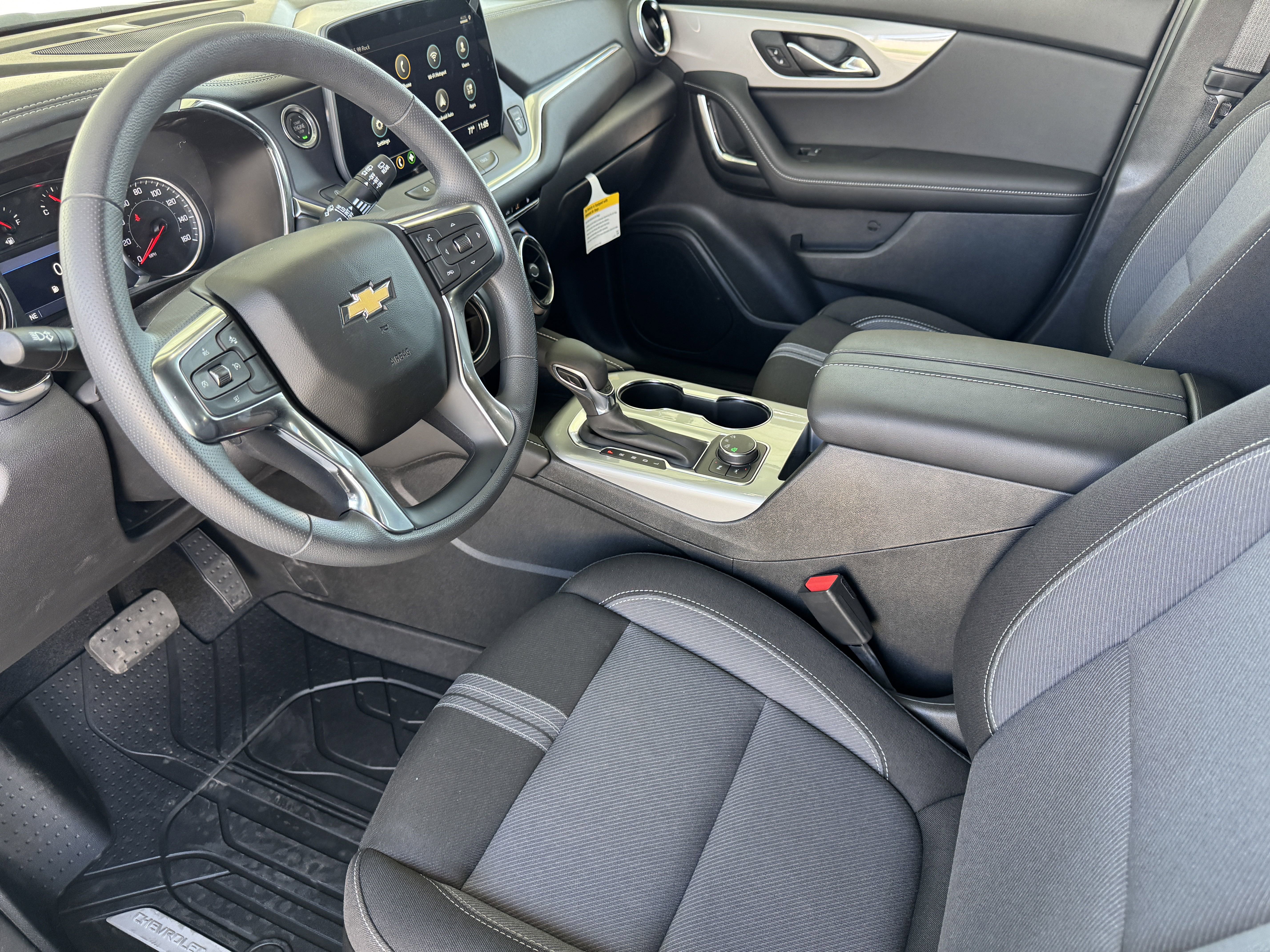 New 2025 Chevrolet Blazer LT w/ Midnight/Sport Edition image 8