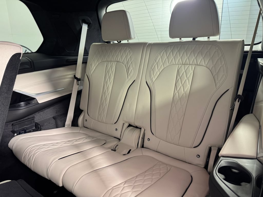 New 2027 BMW X7 xDrive40i w/ Executive Package AWD/4WD image 16