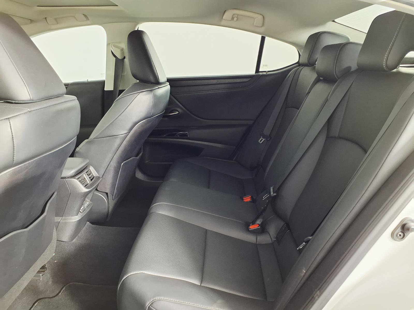 Used 2024 Lexus ES 350 w/ Premium Package image 13