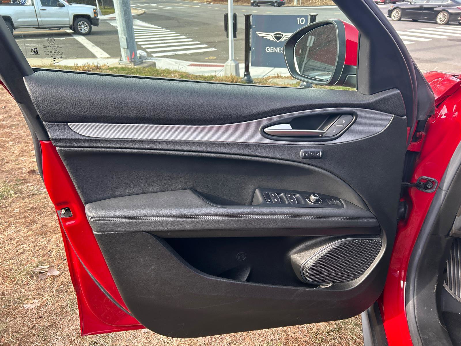 Used 2018 Alfa Romeo Stelvio Sport w/ Quick Order Package 22J Sport image 9