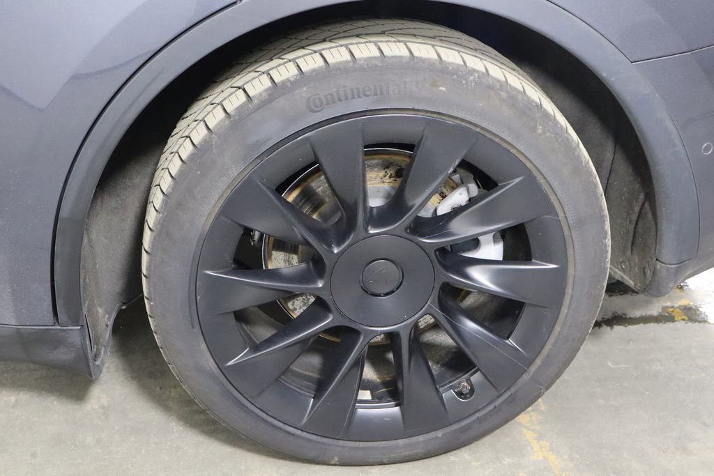 Used 2020 Tesla Model Y Long Range image 42