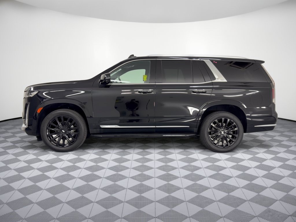 Used 2022 Cadillac Escalade Luxury AWD/4WD image 2
