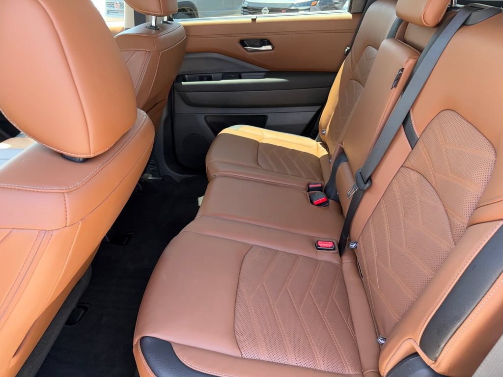 Used 2025 Nissan Pathfinder Platinum w/ Cargo Package FWD image 25