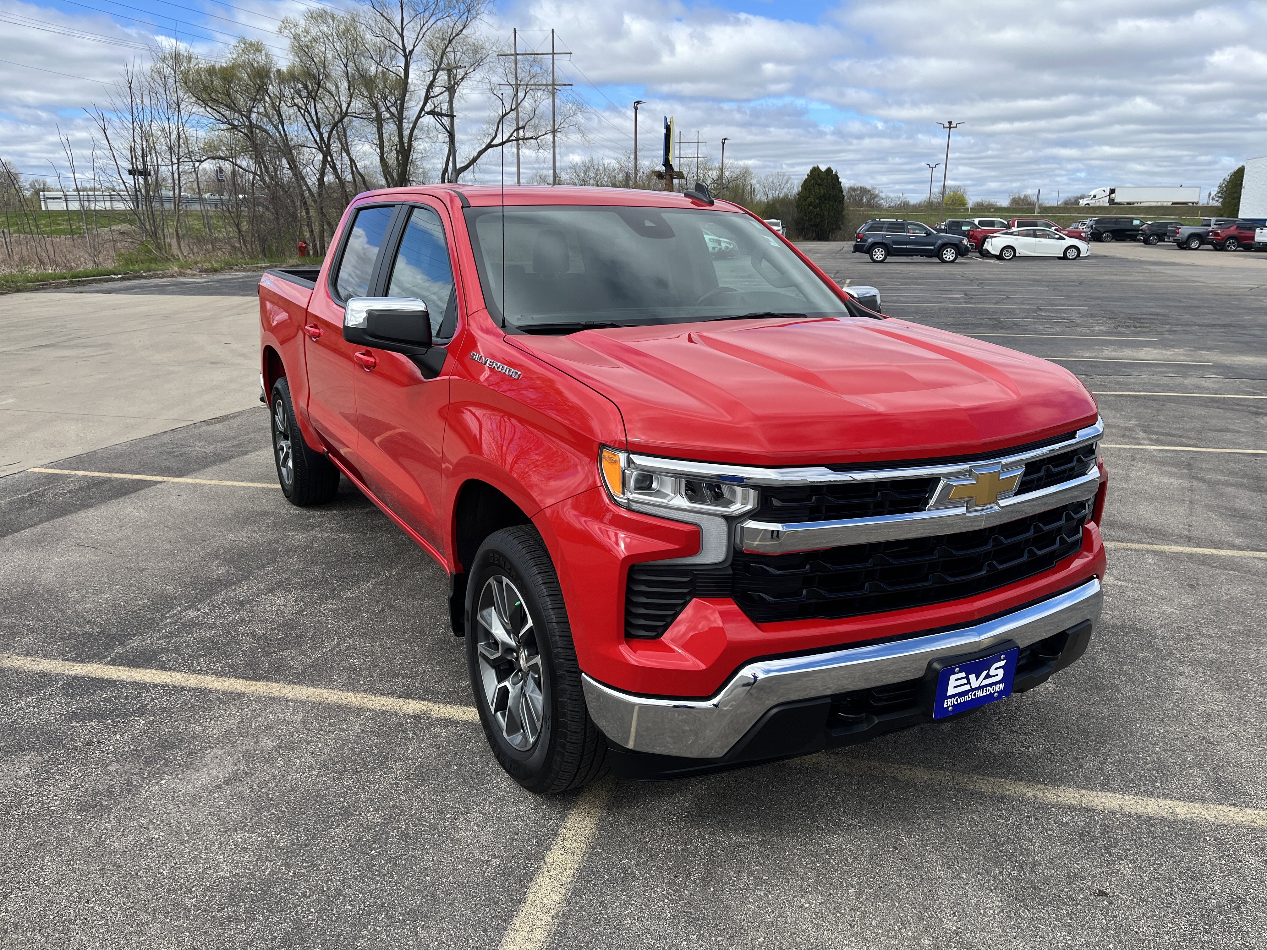 Used 2022 Chevrolet Silverado 1500 LT AWD/4WD image 8