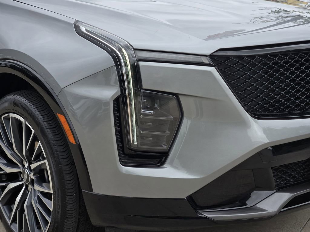 Used 2024 Cadillac XT4 Sport FWD image 12