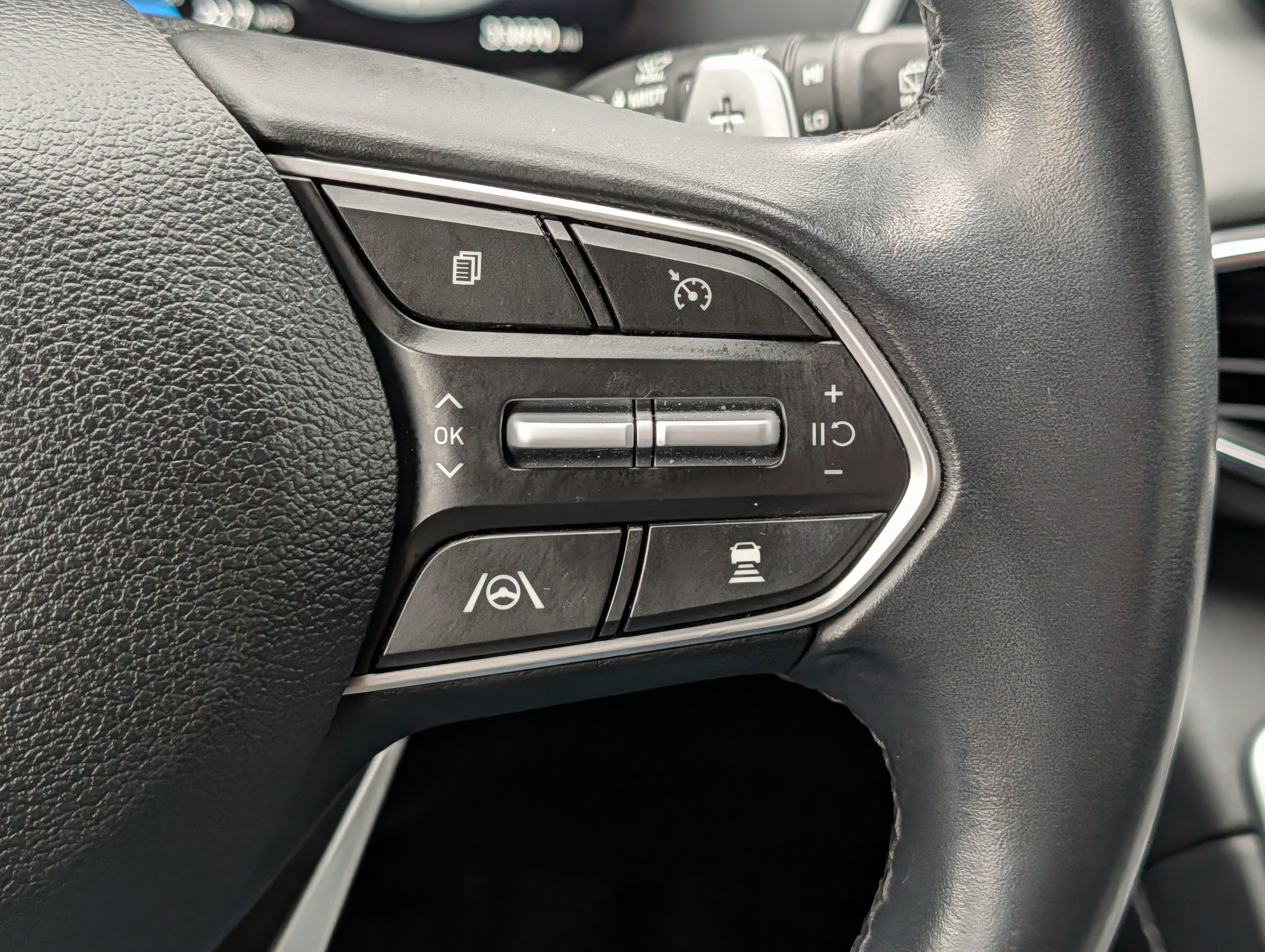 Certified 2023 Hyundai Santa Fe SEL w/ Premium Package AWD/4WD image 30