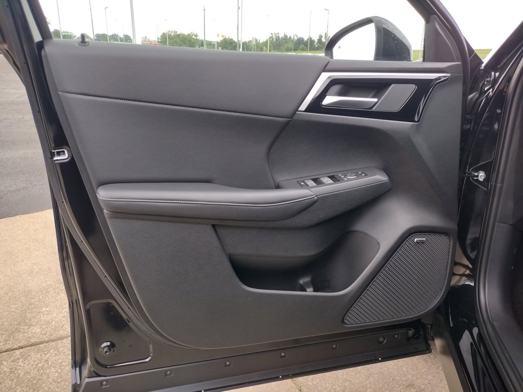 New 2025 Mitsubishi Outlander SE image 29