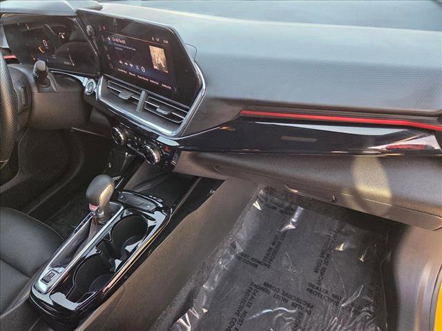 Used 2024 Chevrolet Trax RS w/ Sunroof Package image 21