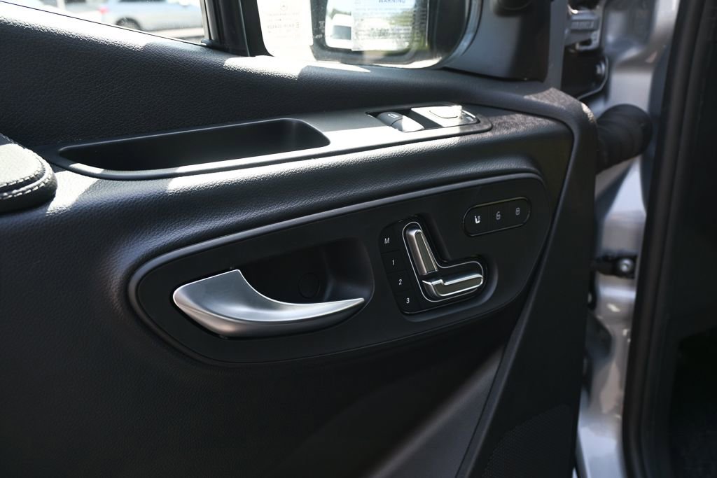 Used 2025 Mercedes-Benz Sprinter 2500 image 8