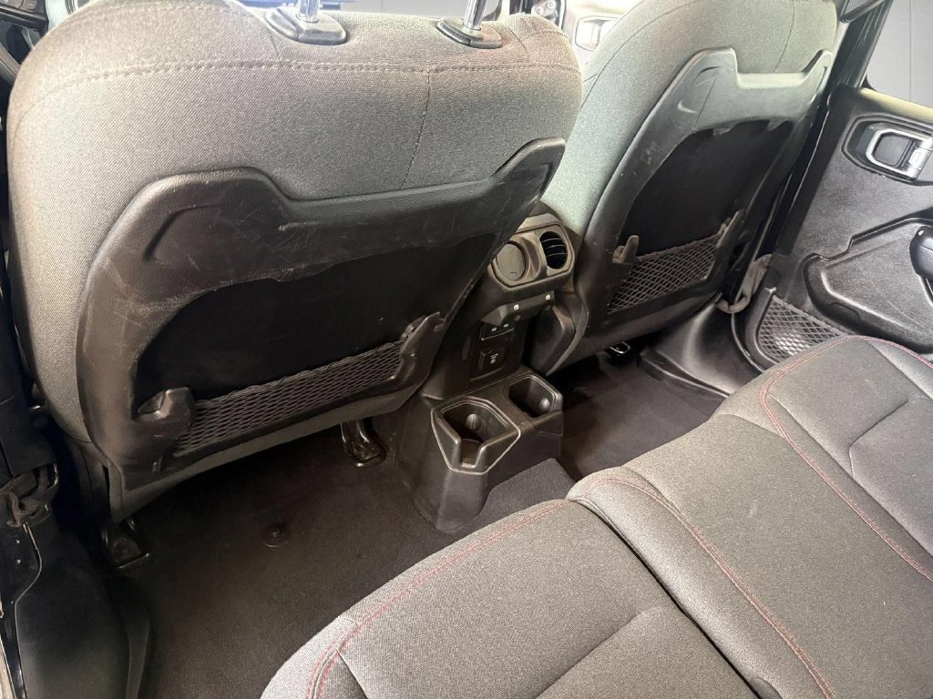 Used 2025 Jeep Wrangler Unlimited Rubicon AWD/4WD image 25
