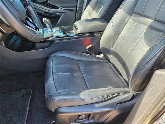 Used 2023 Land Rover Range Rover Evoque R-Dynamic S image 16