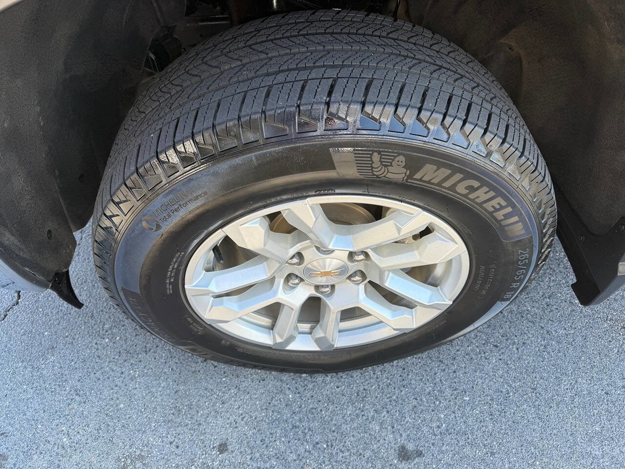 Used 2024 Chevrolet Silverado 1500 LT w/ Safety Package image 10