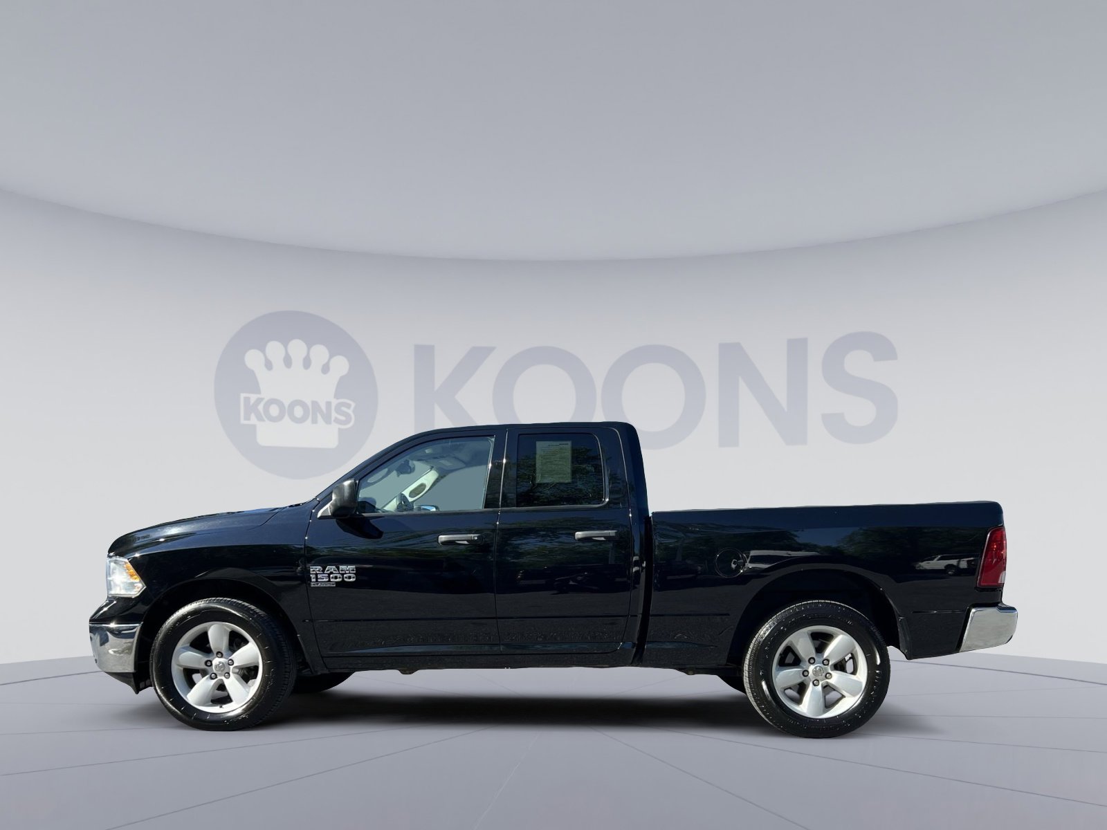 Used 2024 RAM 1500 Classic SLT AWD/4WD image 7