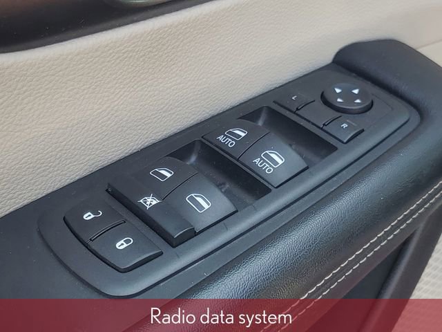 Used 2022 Chrysler Pacifica Touring-L image 14