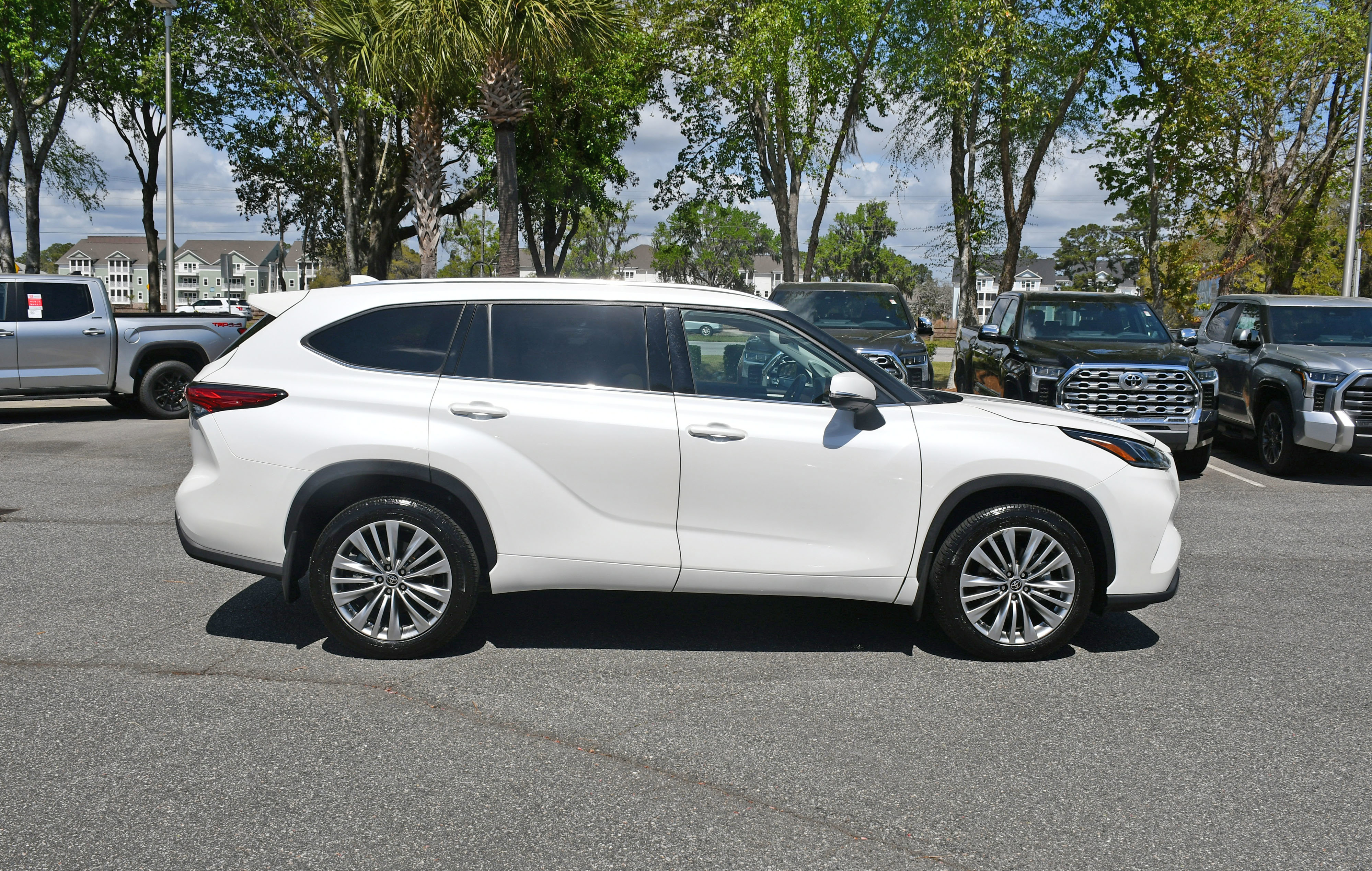 Used 2021 Toyota Highlander Platinum image 5
