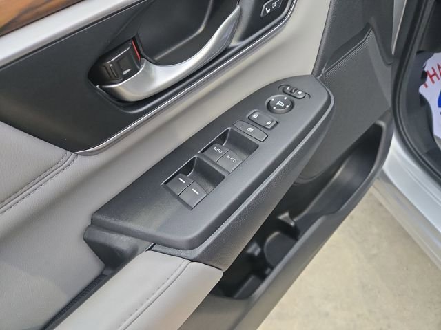 Used 2018 Honda CR-V Touring image 11