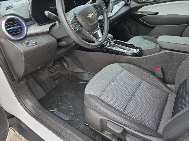 Used 2024 Chevrolet Trax LT w/ Driver Confidence Package image 16