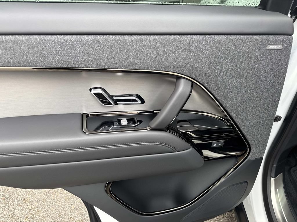 New 2026 Land Rover Range Rover Sport Dynamic SE AWD/4WD image 12