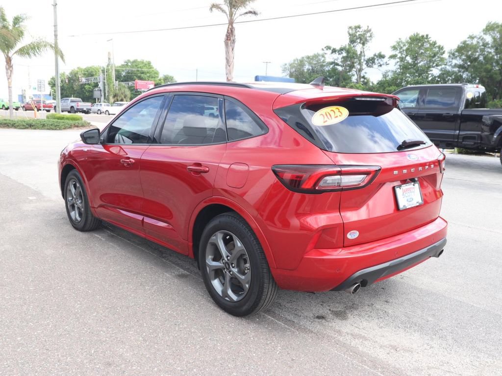 Used 2023 Ford Escape ST-Line w/ Tech Pack #1 FWD image 8