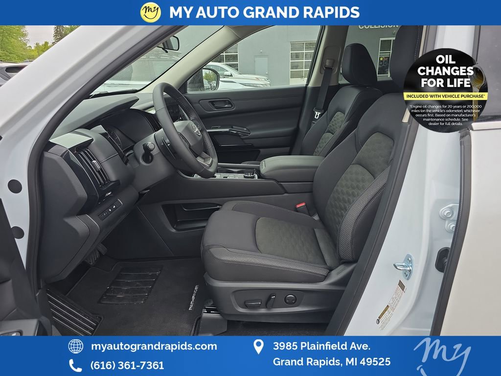 Used 2026 Nissan Pathfinder SV AWD/4WD image 9