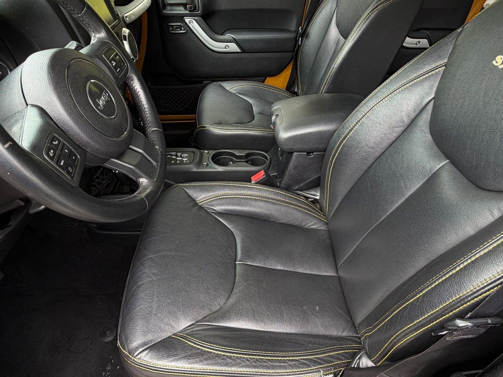 Used 2014 Jeep Wrangler Unlimited Sahara w/ Dual Top Group AWD/4WD image 5