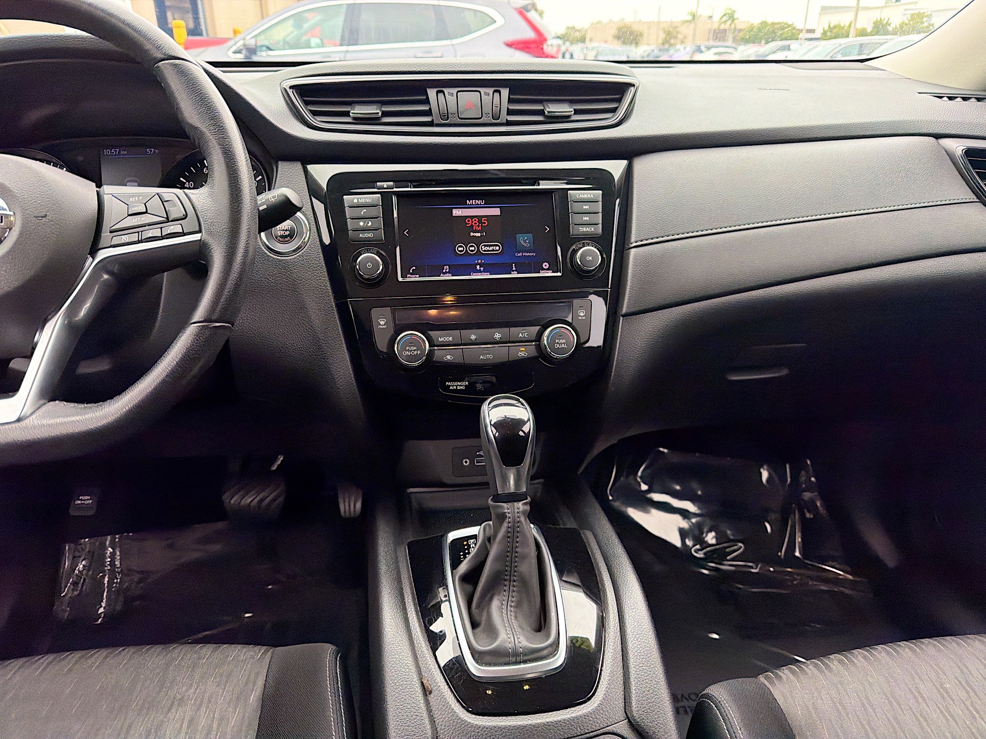 Used 2018 Nissan Rogue SV image 19