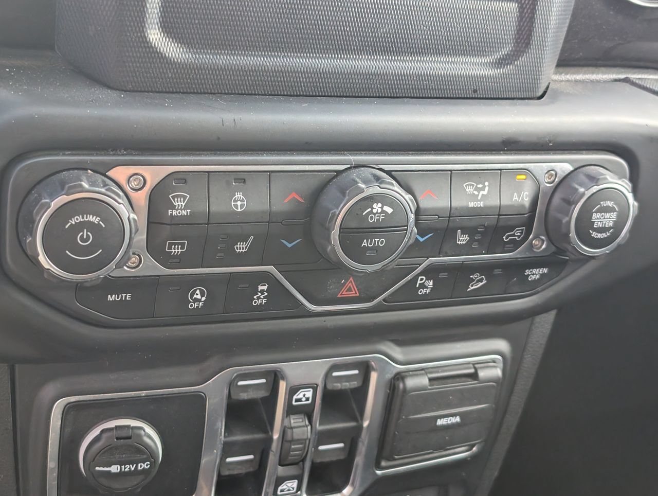 Used 2019 Jeep Wrangler Unlimited Sport AWD/4WD image 15