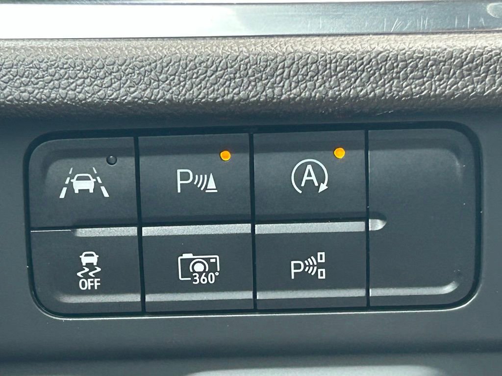 Used 2025 Chevrolet Tahoe LS image 32