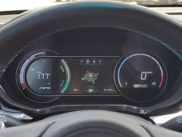 Used 2022 Kia Niro EX Premium FWD image 22