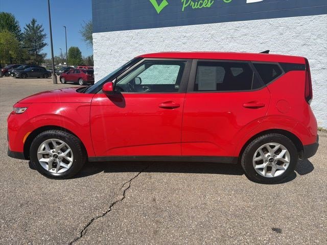 Used 2020 Kia Soul S FWD image 2