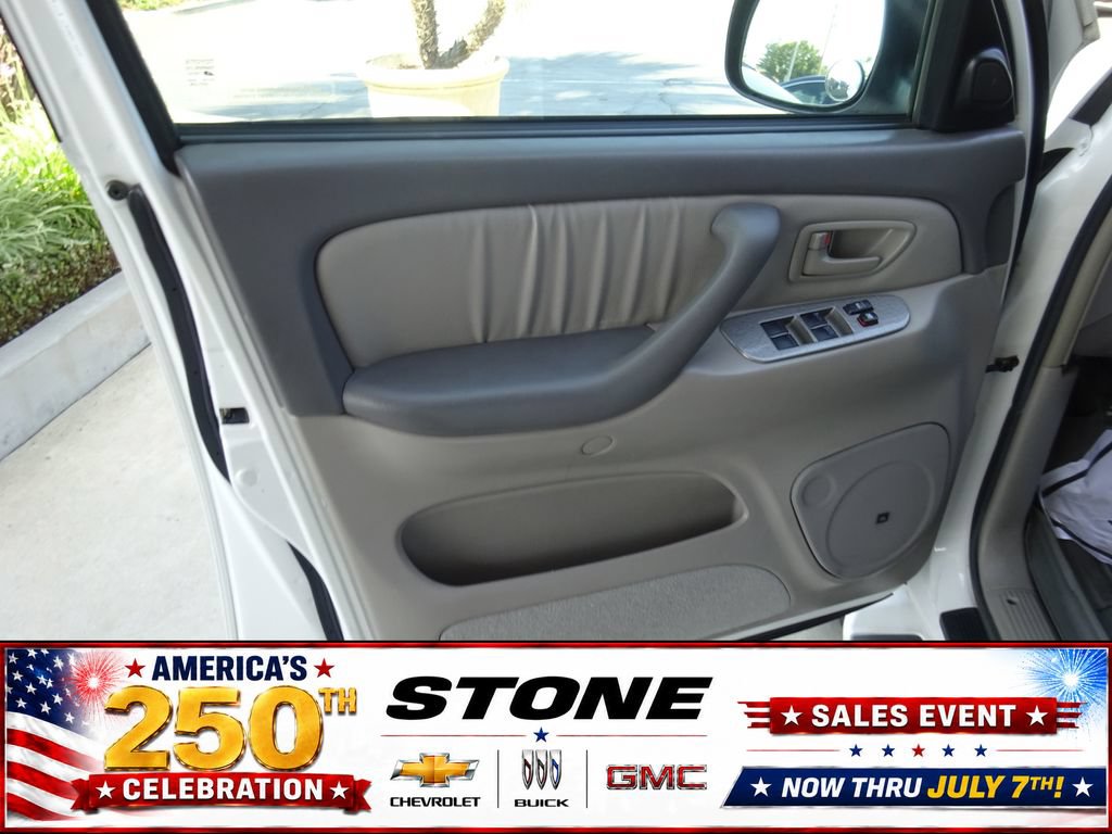 Used 2006 Toyota Sequoia Limited RWD image 24