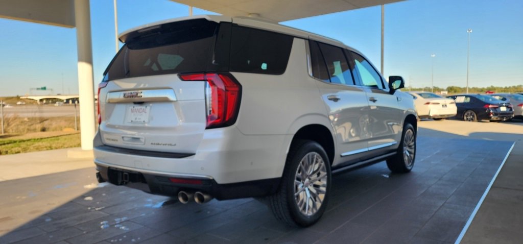 Used 2023 GMC Yukon Denali w/ Denali Reserve Package image 6