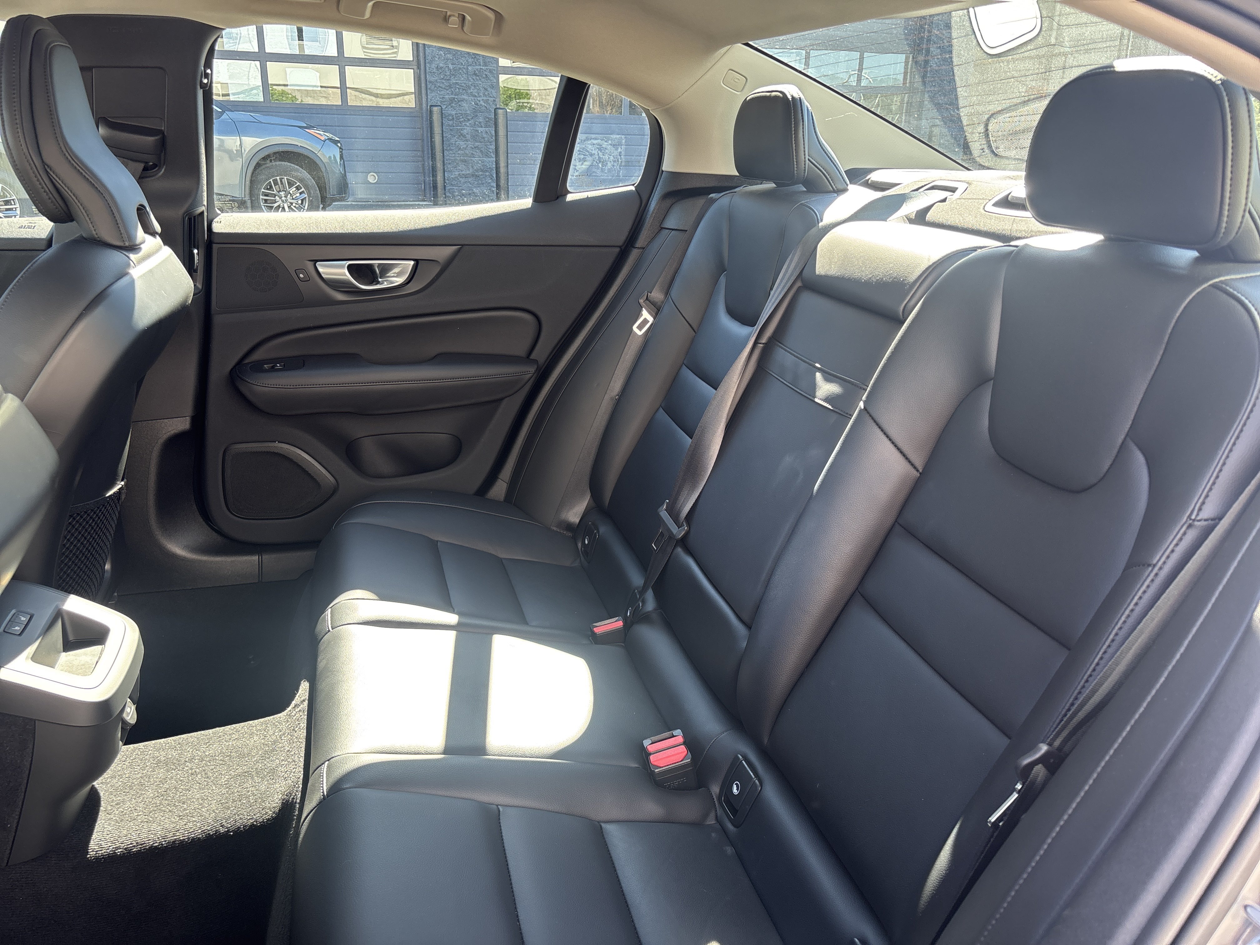 Used 2025 Volvo S60 B5 Core FWD image 32