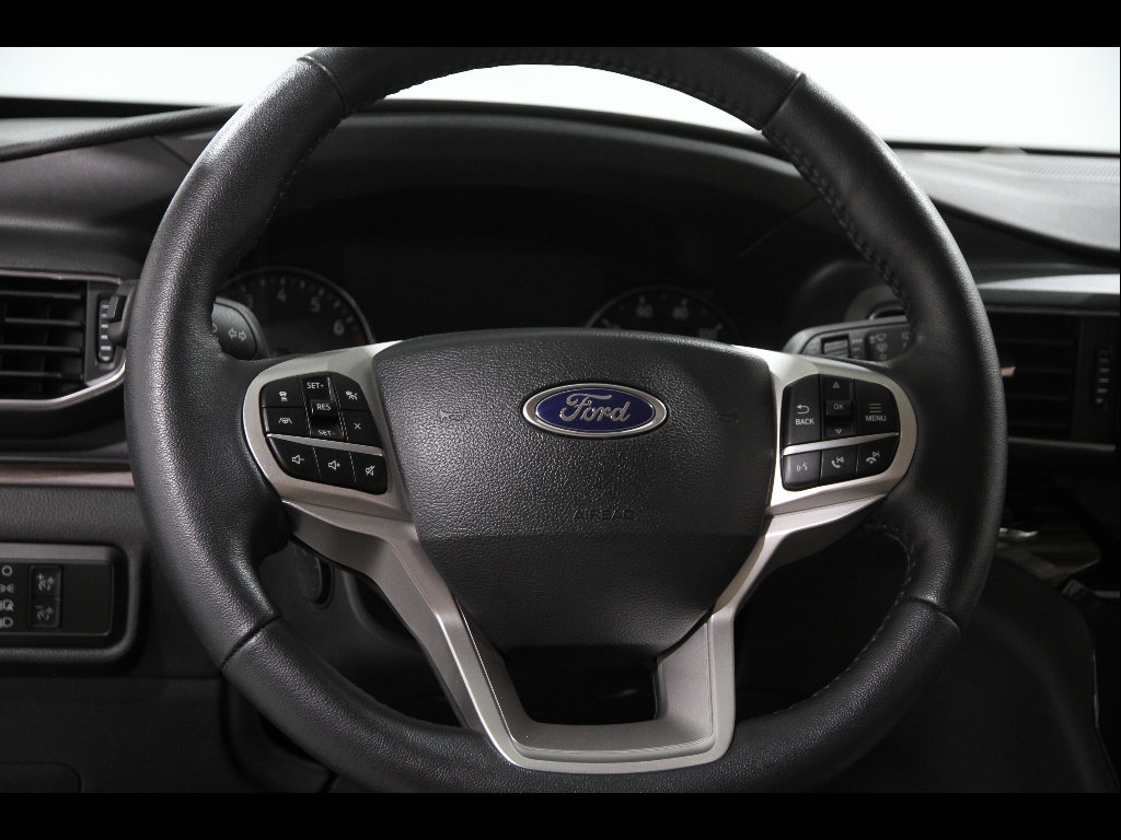Used 2023 Ford Explorer Limited w/ Equipment Group 301A AWD/4WD image 8