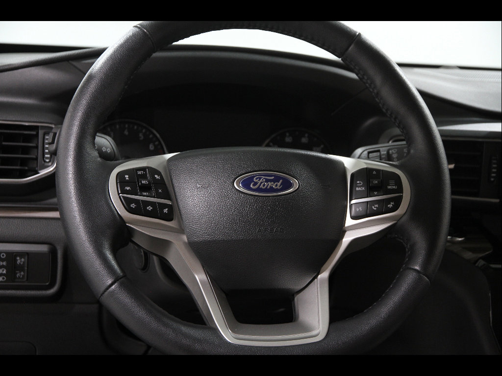 Used 2023 Ford Explorer Limited w/ Equipment Group 301A image 8