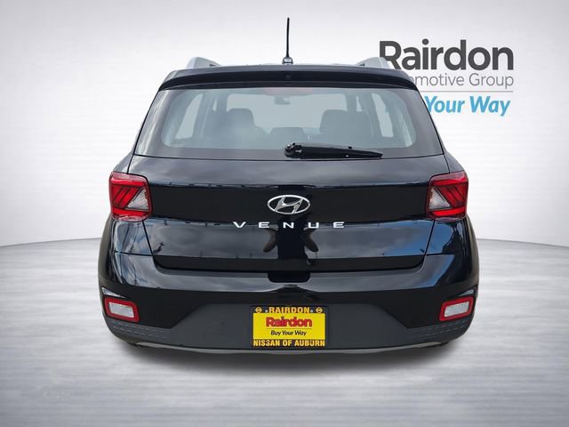 Used 2025 Hyundai Venue SEL image 7