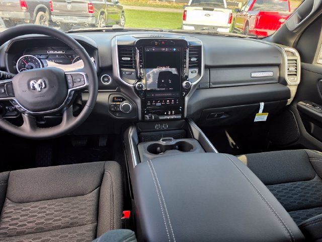 New 2026 RAM 1500 Big Horn AWD/4WD image 13